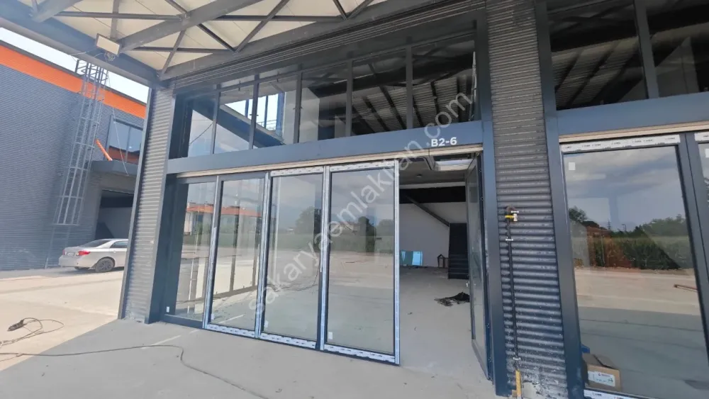 AKYAZI YENİ SANAYİ MERKEZİ SATILIK DÜKKAN BAHÇELİ