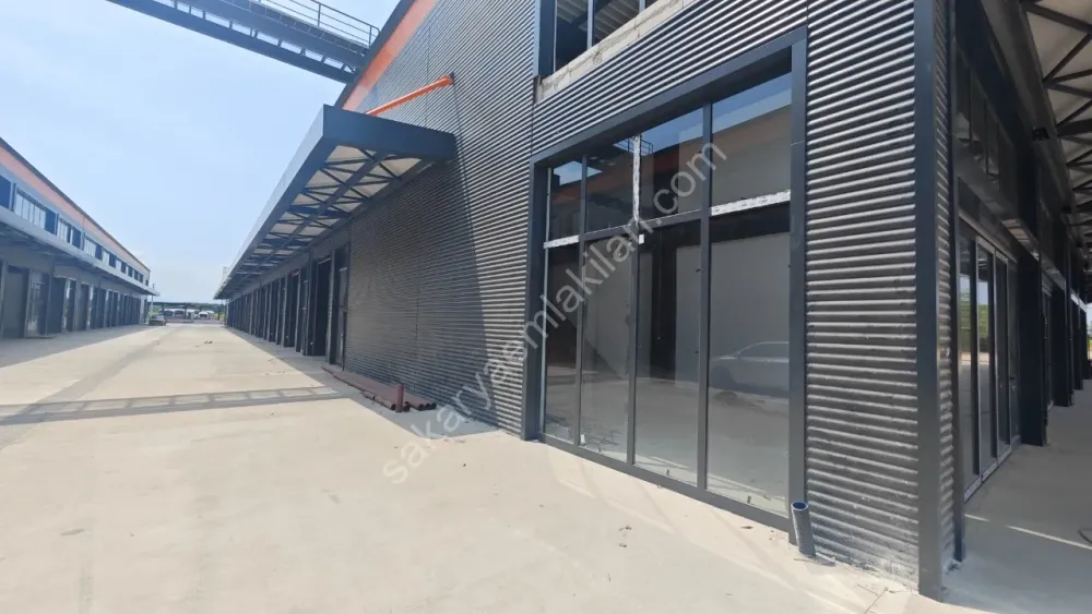AKYAZI YENİ SANAYİ MERKEZİ SATILIK DÜKKAN BAHÇELİ