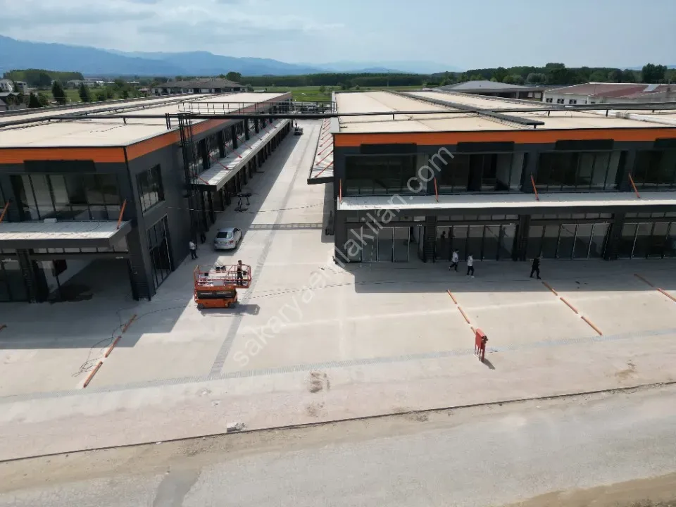 AKYAZI YENİ SANAYİ MERKEZİ SATILIK DÜKKAN 200 m2