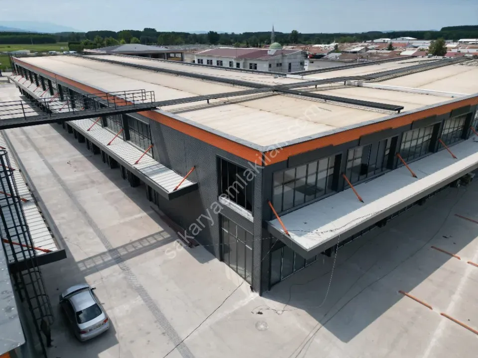AKYAZI YENİ SANAYİ MERKEZİ SATILIK DÜKKAN 200 m2