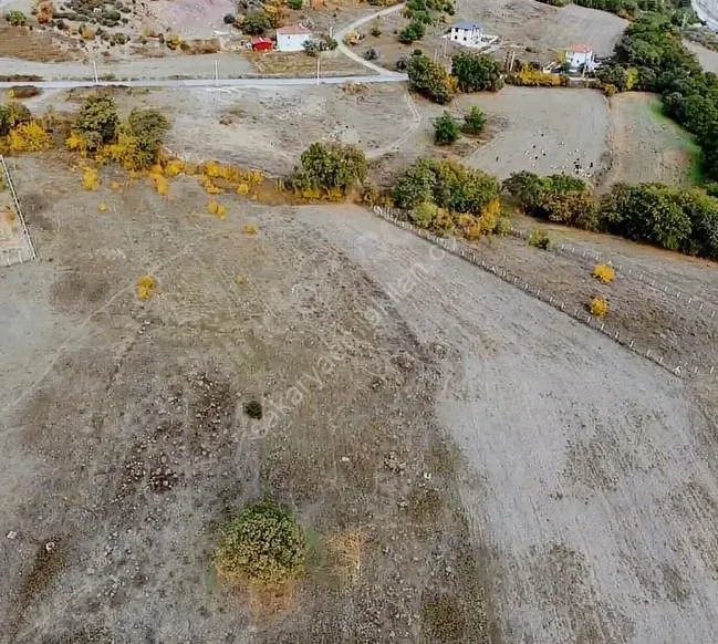 GEYVE DÜZAKÇAŞEHİR'DE 2 KAT KONUT İMARLI HESAPLI MANZARALI 663 m² ARSA