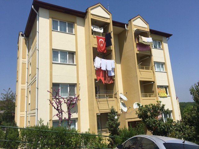 KORUCUK MAHALLESİNDE SATILIK ARA KAT TEMİZ DAİRE