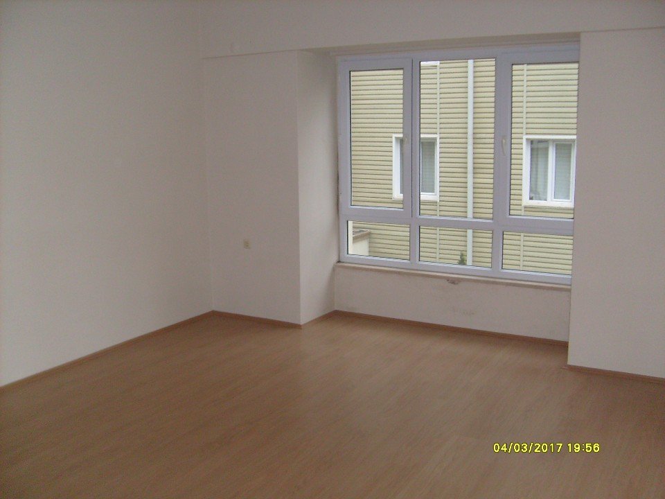 KORUCUK MAHALLESİNDE SİTE İÇERİSİNDE ARA KAT ASANSÖRLÜ 3+1 KİRALIK DAİRE