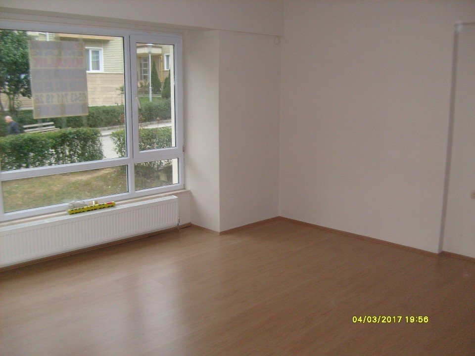 KORUCUK MAHALLESİNDE SİTE İÇERİSİNDE ARA KAT ASANSÖRLÜ 3+1 KİRALIK DAİRE