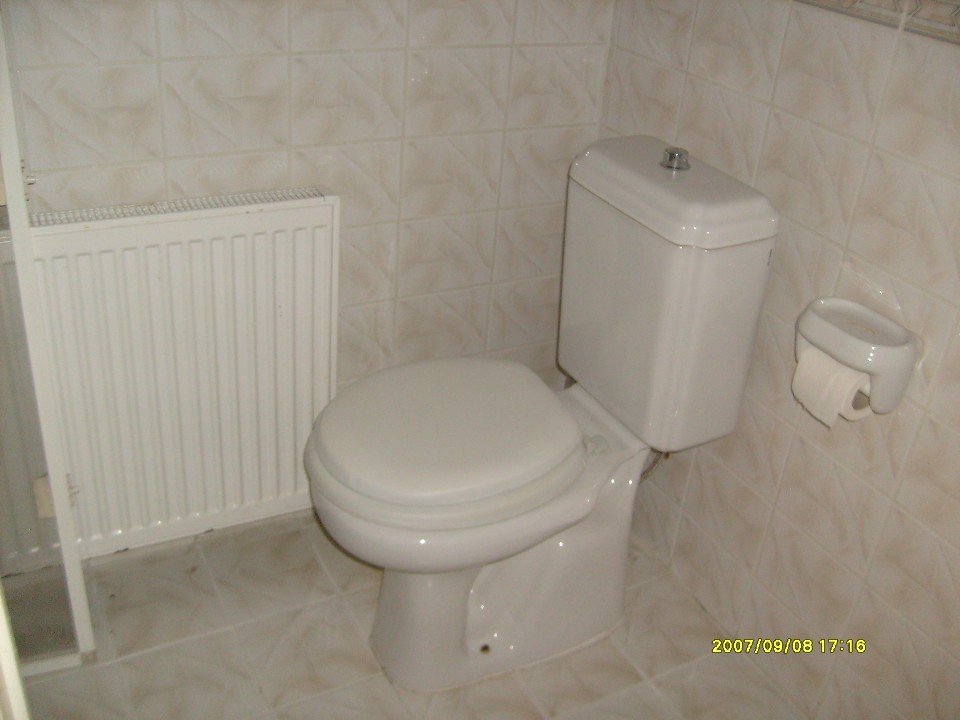 KORUCUK MAHALLESİNDE 2+1 TEMİZ YAPILI OKUL KARŞISI SATILIK DAİRE