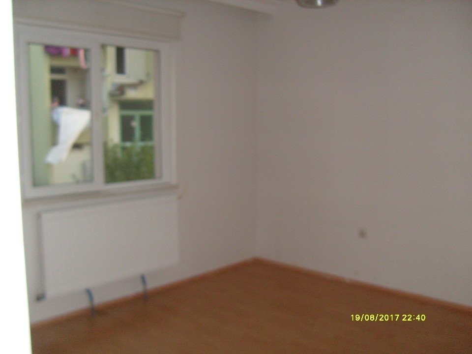 SAKARYA CAMİLİ MAHALLESİNDE ARA KAT YAPILI SATILIK DAİRE