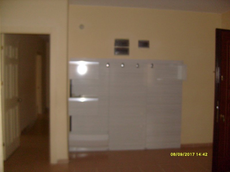 SAKARYA CAMİLİ MAHALLESİNDE VALİLİĞE YÜRÜME MESAFESİNDE KİRALIK DAİRE