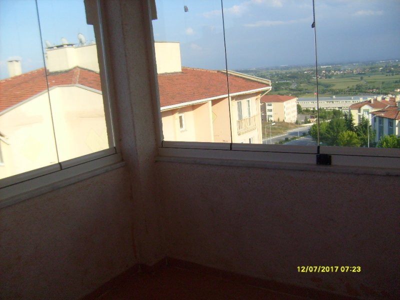 SAKARYA ZÜMRÜT EMLAKTAN VALİLİK YANI 4+1 ,ASANSÖRLÜ KİRALIK DAİRE