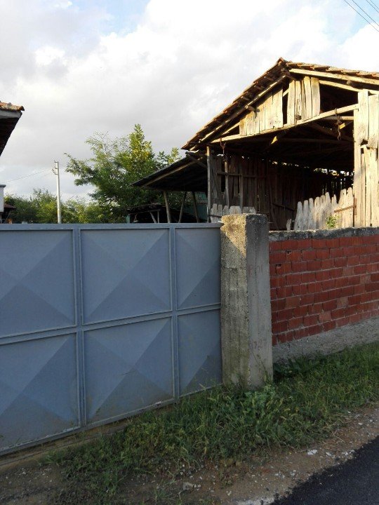 KAZIMPAŞA REŞADİYE KÖYÜNDE SATILIK ARSA İÇİNDE MÜSTAKİL EV Sakarya