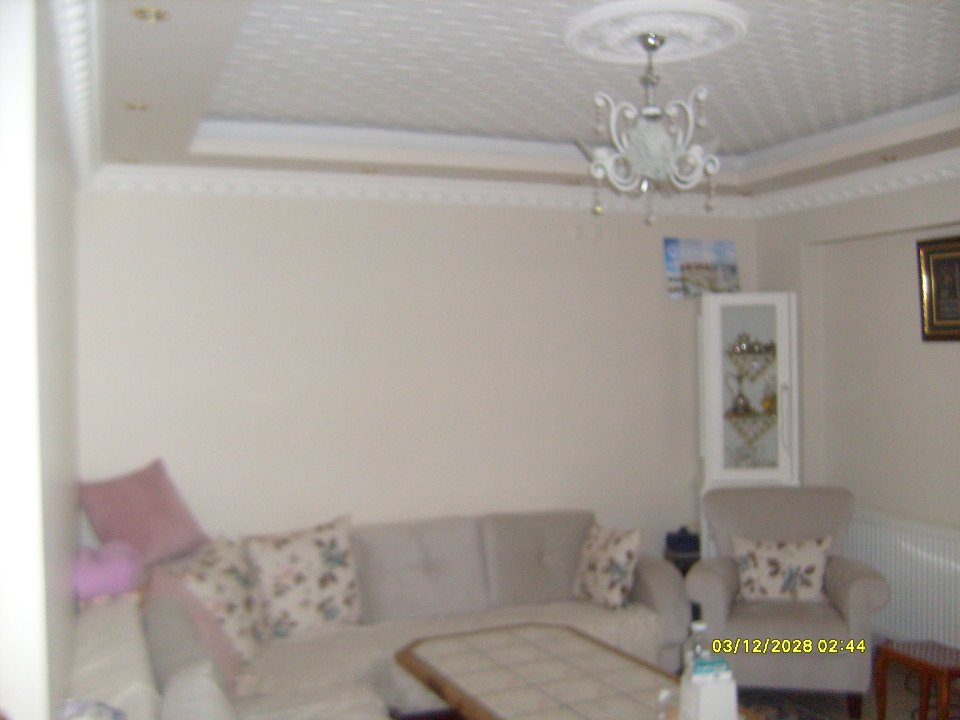 SAKARYA ZÜMRÜT EMLAKTAN KORUCUK MAHALLESİNDE ASANSÖRLÜ ARA KAT SATILIK DAİRE