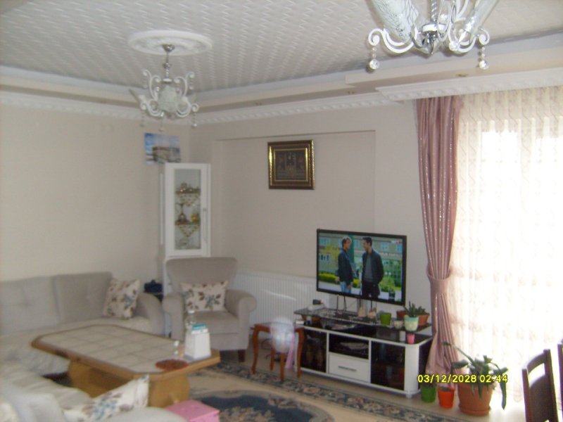 SAKARYA ZÜMRÜT EMLAKTAN KORUCUK MAHALLESİNDE ASANSÖRLÜ ARA KAT SATILIK DAİRE