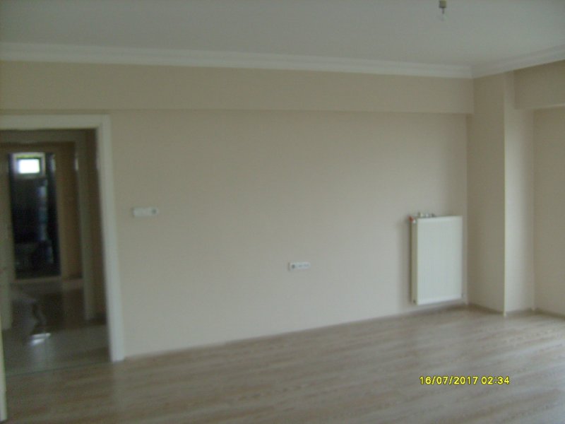 SAKARYA ZÜMRÜT EMLAKTAN KORUCUK MAHALLESİ HASTANE KARŞISI SATILIK DAİRE
