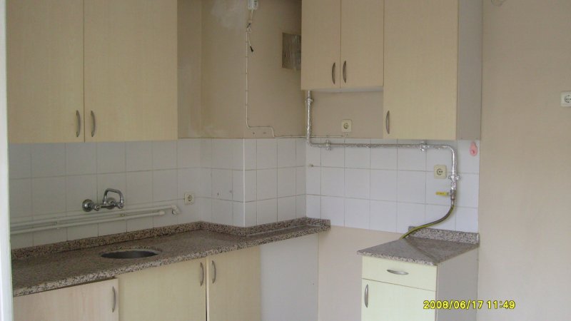 SAKARYA ZÜMRÜT EMLAKTAN CAMİLİ MAHALLESİNDE YAPILI 3+1  ARA KAT SATILIK  DAİRE