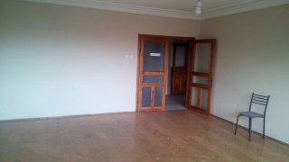 İŞTE EMLAK'TAN İZMİT CAD.150m2 4+1 KİRALIK DAİRE