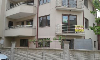 İŞTE EMLAKTAN KAYMAKAMLIK CİVARI 140m2 2+1 1.KAT KİRALIK DAİRE