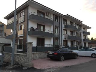 SERDİVAN İKİ AVM ARASI YERDEN ISITMALI KOMİSYONSUZ SATILIK DAİRE