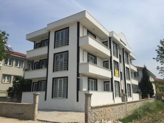 ERENLER YENİ MAHALLEDE 110 M2 2+1 YERDEN ISITMALI ARA KAT KİRALIK DAİRE