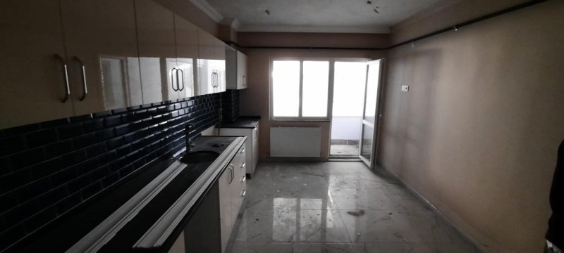 Sakarya , Adapazarı ,Kurtuluş Mahallesinde 3+1 Daire