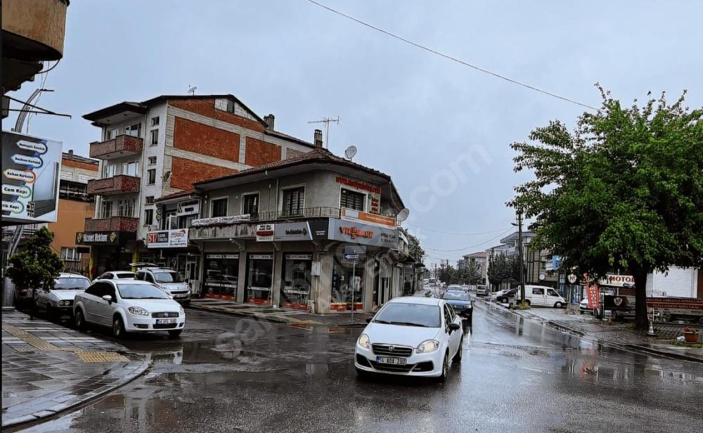 ADAPAZARI KAYMAKAMLIK KARŞISI CADDE ÜZERİ DEĞERLİ DÜKKAN