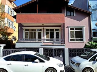 ADAPAZARI MERKEZDE KİRALIK 3+1 DAİRE