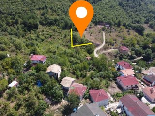 GEYVE EPÇELER KÖYÜNDE İKİ KAT % 40 İMARLI 421 m2 MANZARALI ARSA