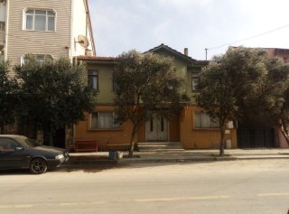 GEYVE ALİFUATPAŞA MERKEZİNDE 420 m2 TİCARİ + KONUT PROJESİNE UYGUN İMARLI MÜSTAKİL EV VE ARSA
