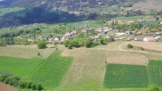 GEYVE KARACAÖREN KÖYÜNDE 1763 m² TAMAMI İMARLI MANZARALI KAÇIRILMAYACAK ARSA