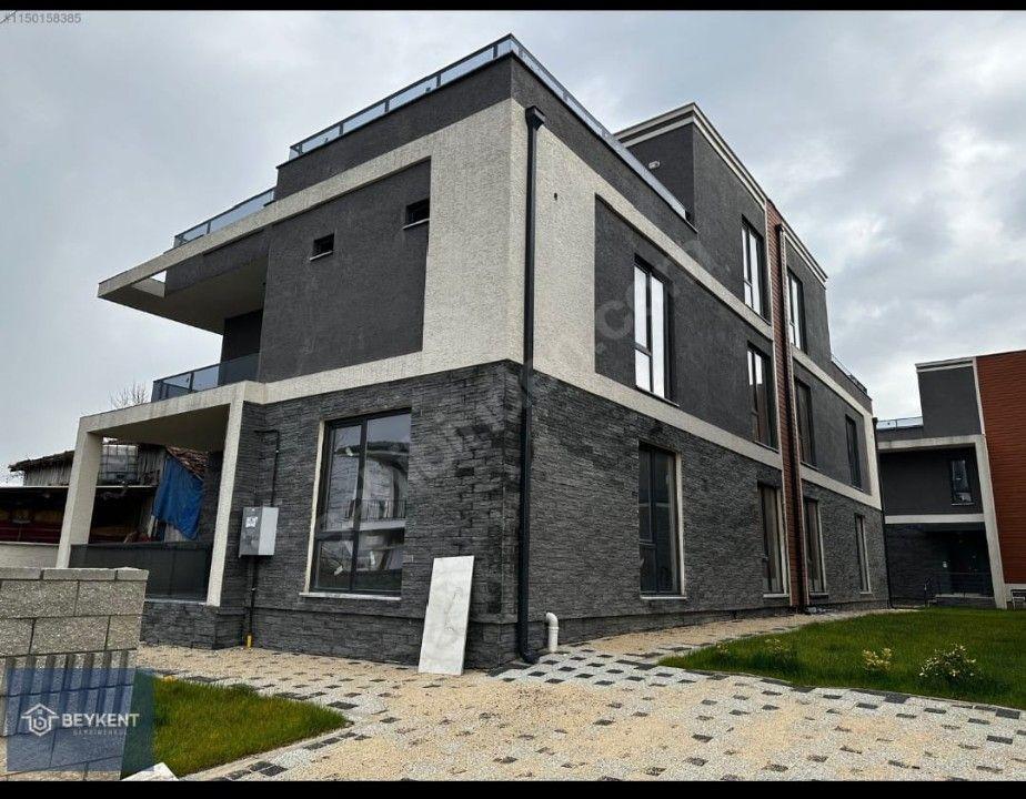 Karaaptiler Mah.'de 5+1 350 M² Geniş BOŞ Villa