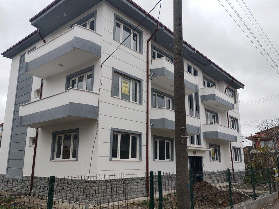 ÇARŞI MERKEZDE YENİ SIFIR DAİRE