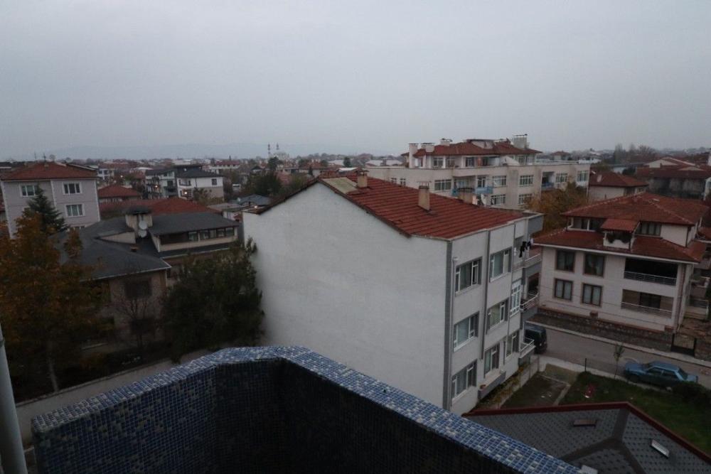 ÇEŞME MEYDANI BAŞINDA KİRALIK DAİRE