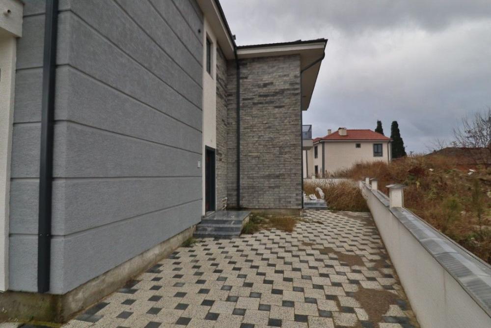 BEYKENT'TEN KİRALIK Karaaptiler Mah.'de 4+1 230 M² Geniş BOŞ Villa