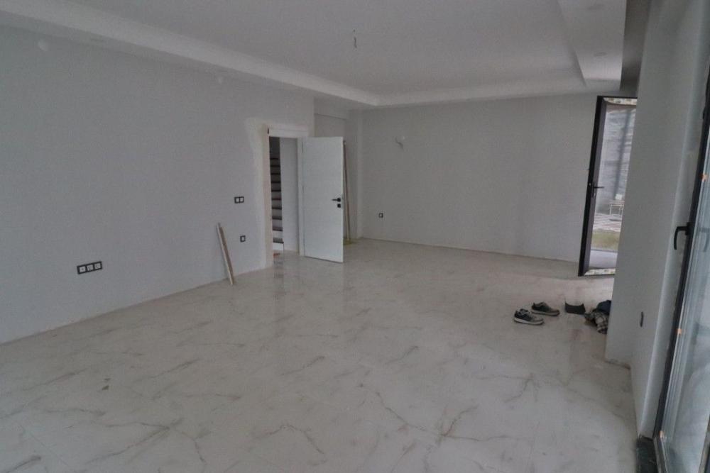 BEYKENT'TEN KİRALIK Karaaptiler Mah.'de 4+1 230 M² Geniş BOŞ Villa