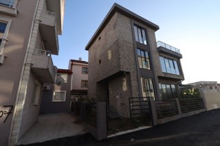 BEYKENT'TEN SERDİVAN DA KİRALIK MANZARALI GENİŞ TERASLI VİLLA