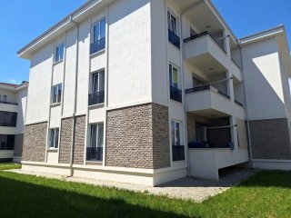 ADAPAZARI TEKELER MAHALLESİNDE KİRALIK 3+1 DAİRE