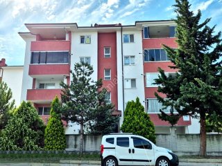 ADAPAZARI CAMİLİ MAHALLESİNDE KİRALIK 3+1 DAİRE