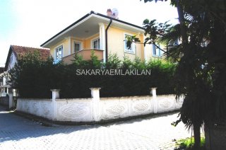 arifiye satilik mustakil ev