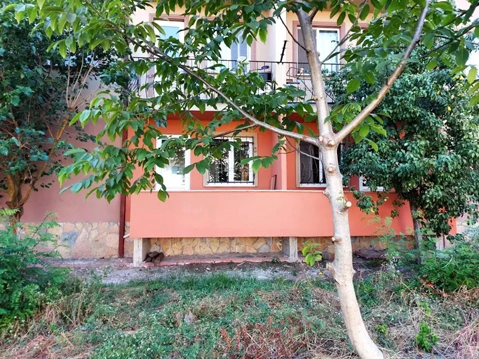 ANA YOL ÜZERİNDE SERDİVAN EMEKLİ ÖĞRETMENDEN 3 KATLI SATILIK BİNA