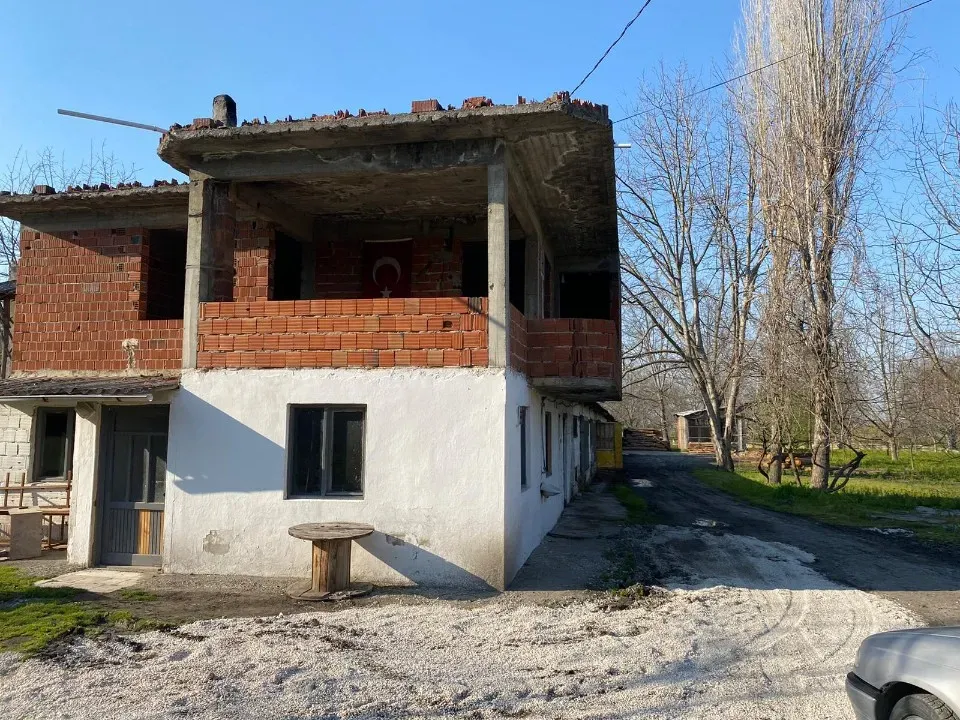 SAKARYA ARİFİYE ADLİYE KÖYÜNDE SATILIK TAVUK ÇİFTLİĞİ