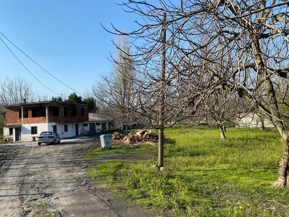 SAKARYA ARİFİYE ADLİYE KÖYÜNDE SATILIK TAVUK ÇİFTLİĞİ