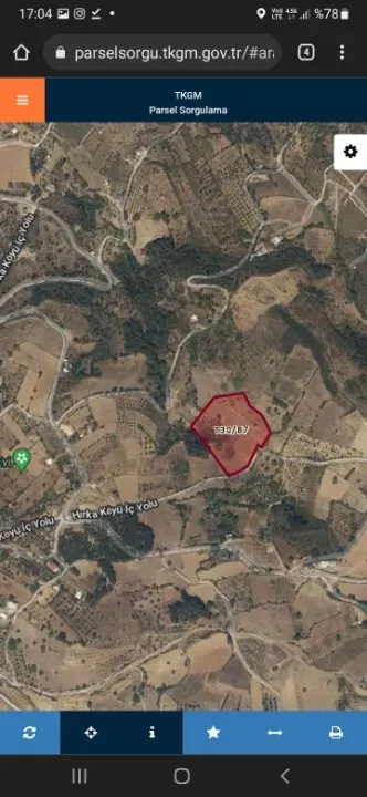 Geyve Hırka köyü Şahane Geyve manzaralı kadastral yolu olan 2920m² satılık arazi.