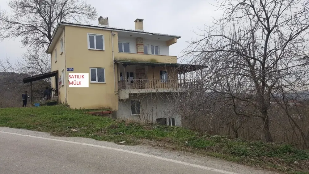 SAKARYA SERDİVAN'DA SATILIK MUHTEŞEM KONUMDA MÜLK 4500.M2