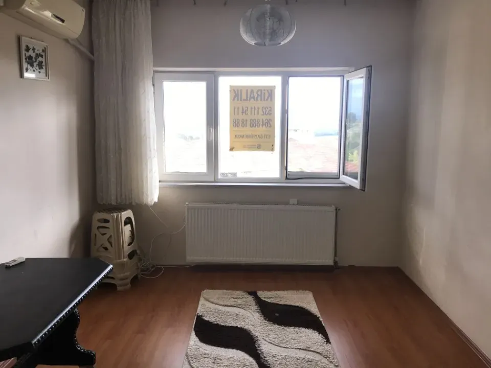 KORUCUKTA YARIM EŞYALI KOMBİLİ KLİMALI DAİRE
