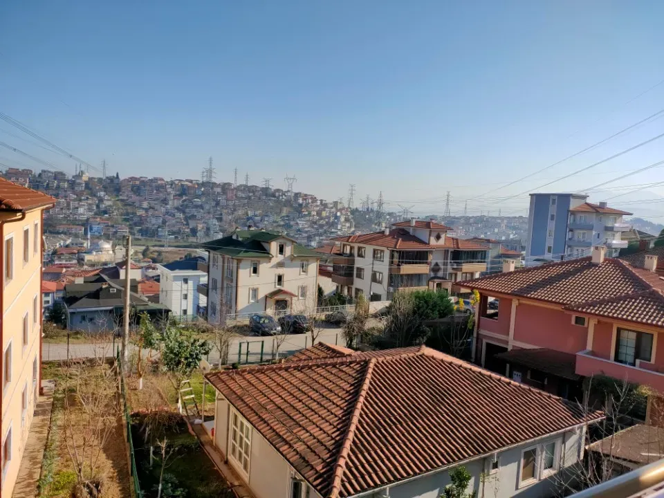 32 EVLERDE ŞEHİR MANZARALI YERDEN ISITMA 3+1 ARA KAT YENİ DAİRE