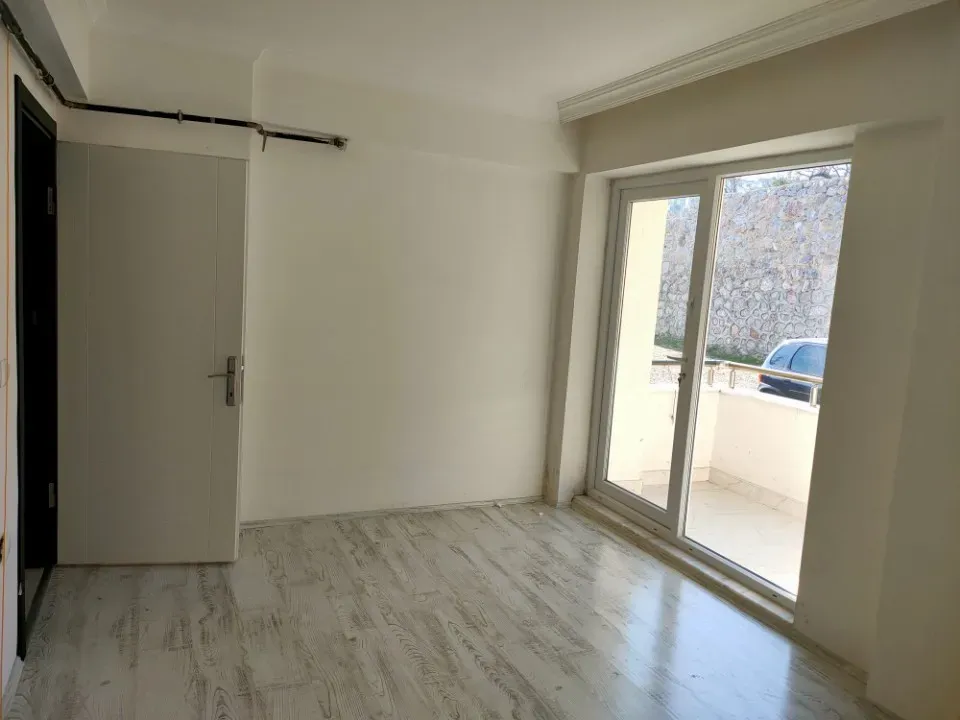 32 EVLERDE ŞEHİR MANZARALI YERDEN ISITMA 3+1 ARA KAT YENİ DAİRE