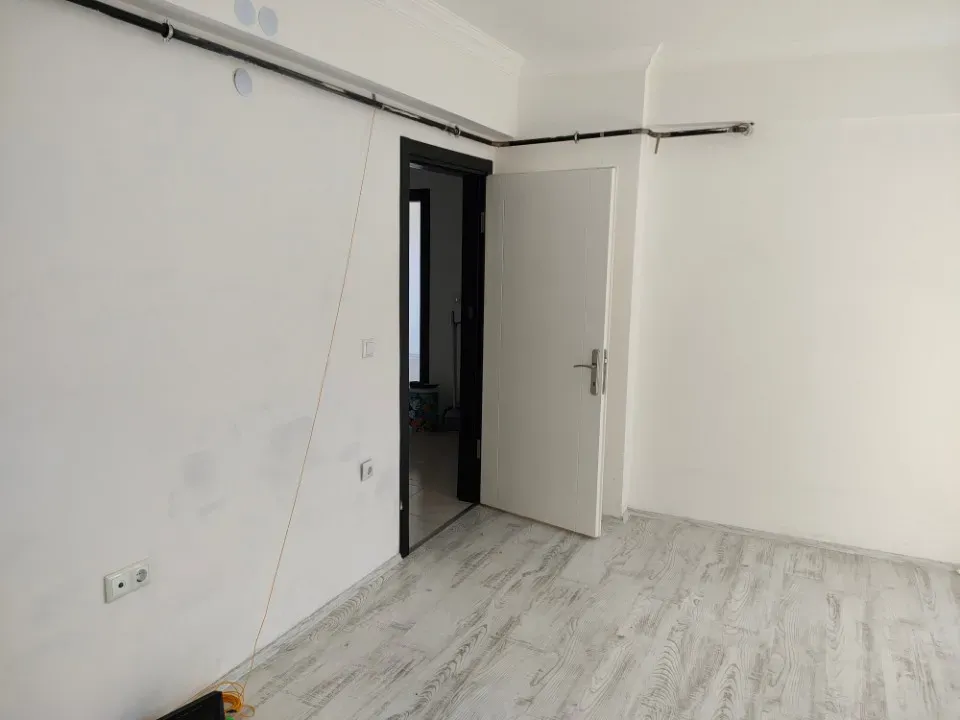 32 EVLERDE ŞEHİR MANZARALI YERDEN ISITMA 3+1 ARA KAT YENİ DAİRE