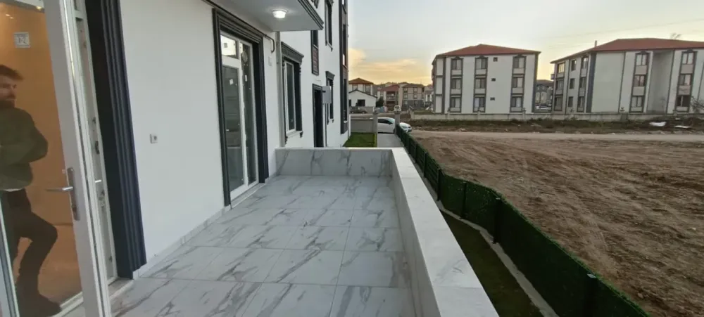 KARASU MERKEZDE BAHÇE KULLANIMLI YERDEN ISITMALI LÜKS DAİRELER