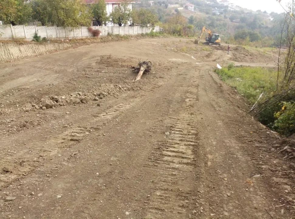 AVCI EMLAK'TAN GEYVE KÖPRÜBAŞINDA İMARLI 1041 m2 PROJELİ KAT İRTİFAKLI