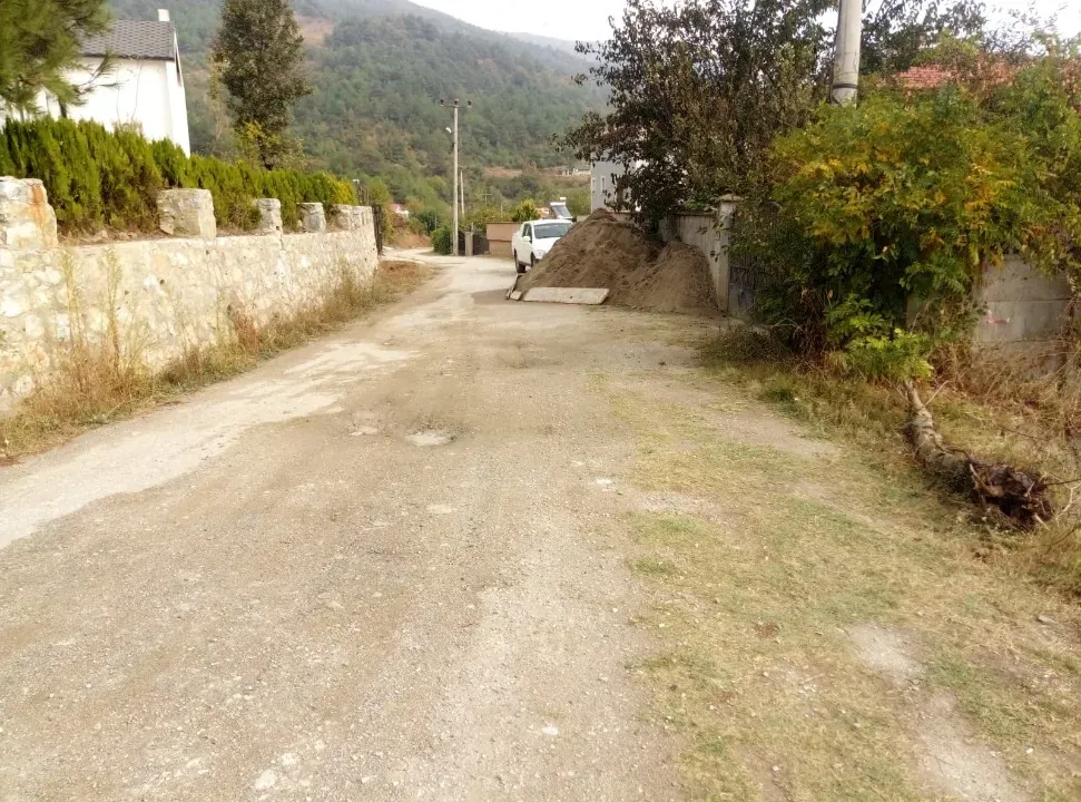 AVCI EMLAK'TAN GEYVE KÖPRÜBAŞINDA İMARLI 1041 m2 PROJELİ KAT İRTİFAKLI