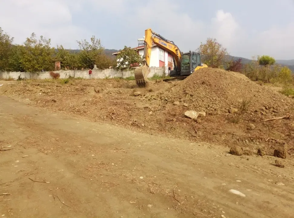 AVCI EMLAK'TAN GEYVE KÖPRÜBAŞINDA İMARLI 1041 m2 PROJELİ KAT İRTİFAKLI