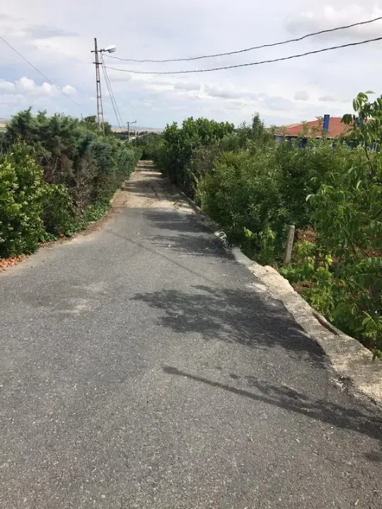 ÇATALCA OKLALI MAH.SİNDE  TAM YATIRMLIK ACİLEN SATILIK İMARLI ARSA 11000m2 İçinde 2 Adet villa var villanın 135m2 Kullanma alanı var